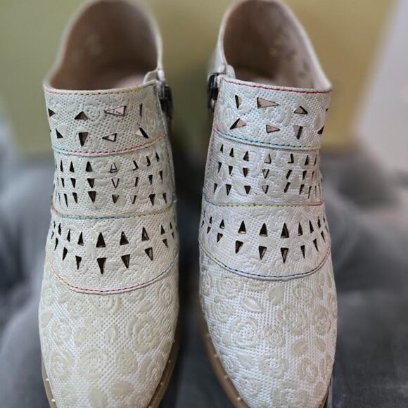 L'Artiste Evetta Bootie Bone Size 36 (US 5.5/6) - Picture 3 of 5